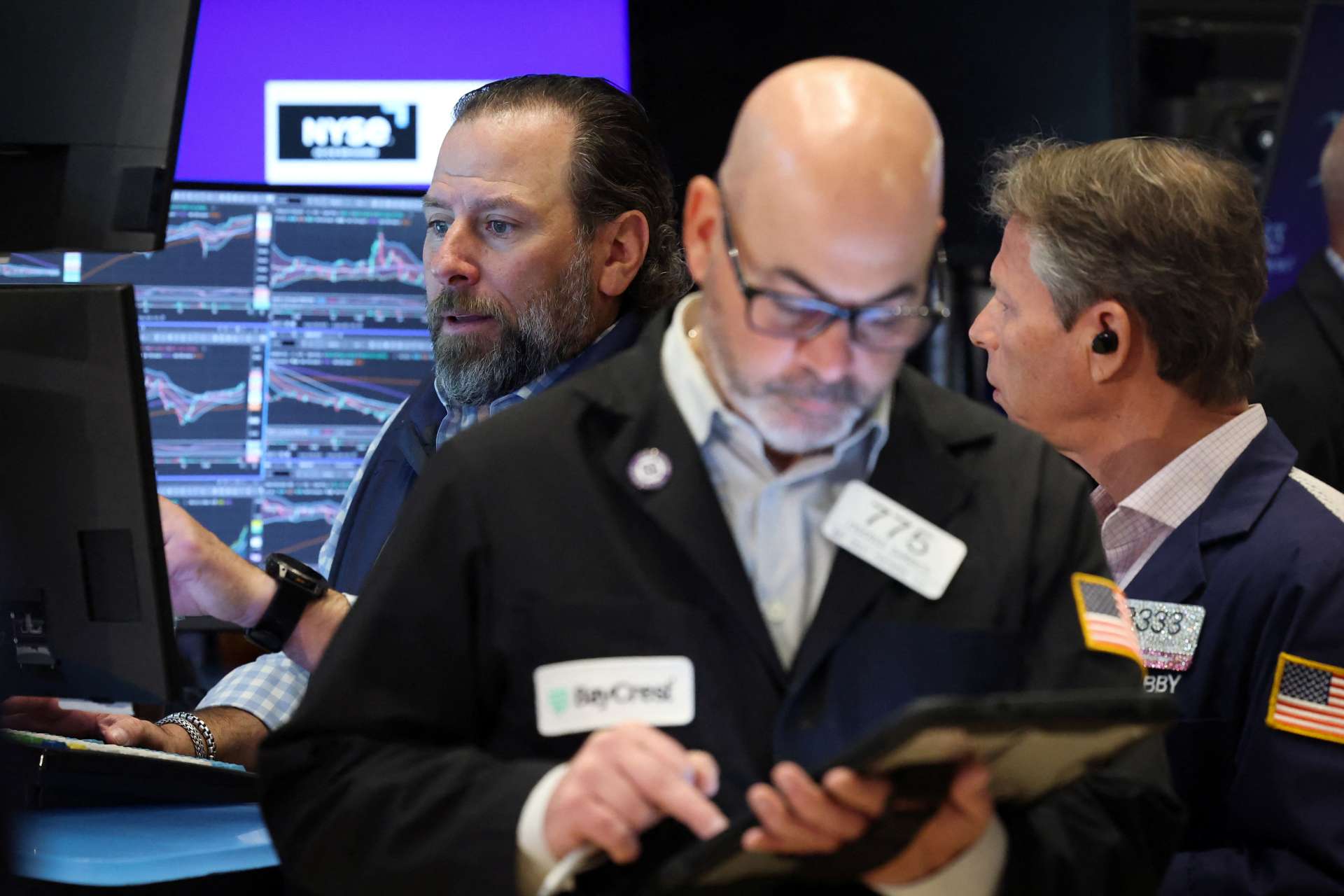 美股三大指數震盪收高　市場觀望財報與聯準會決策