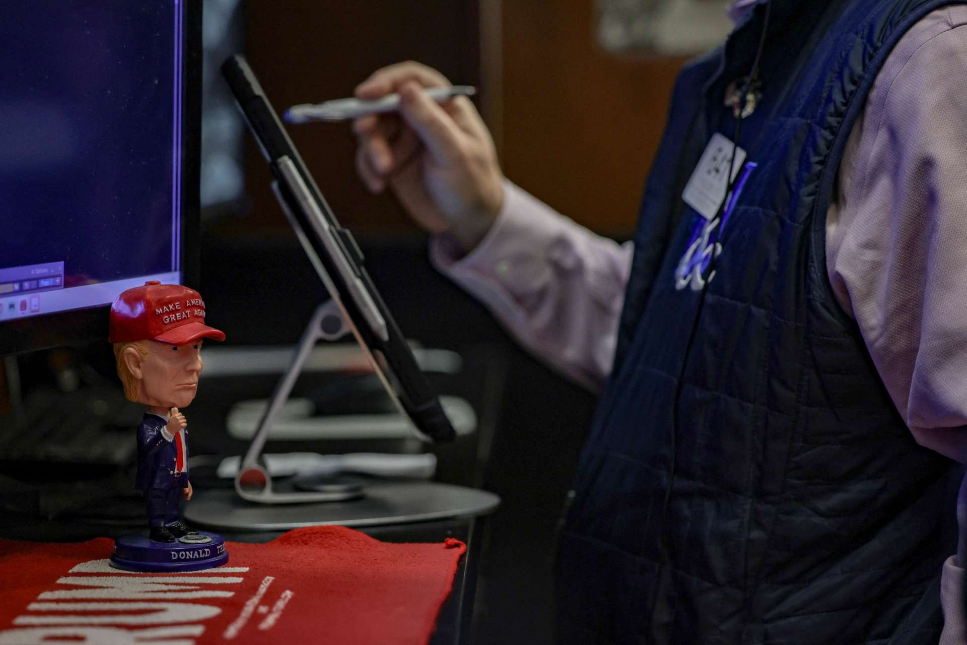 AI成長疑慮壓抑科技股　那斯達克創一個月最大跌幅