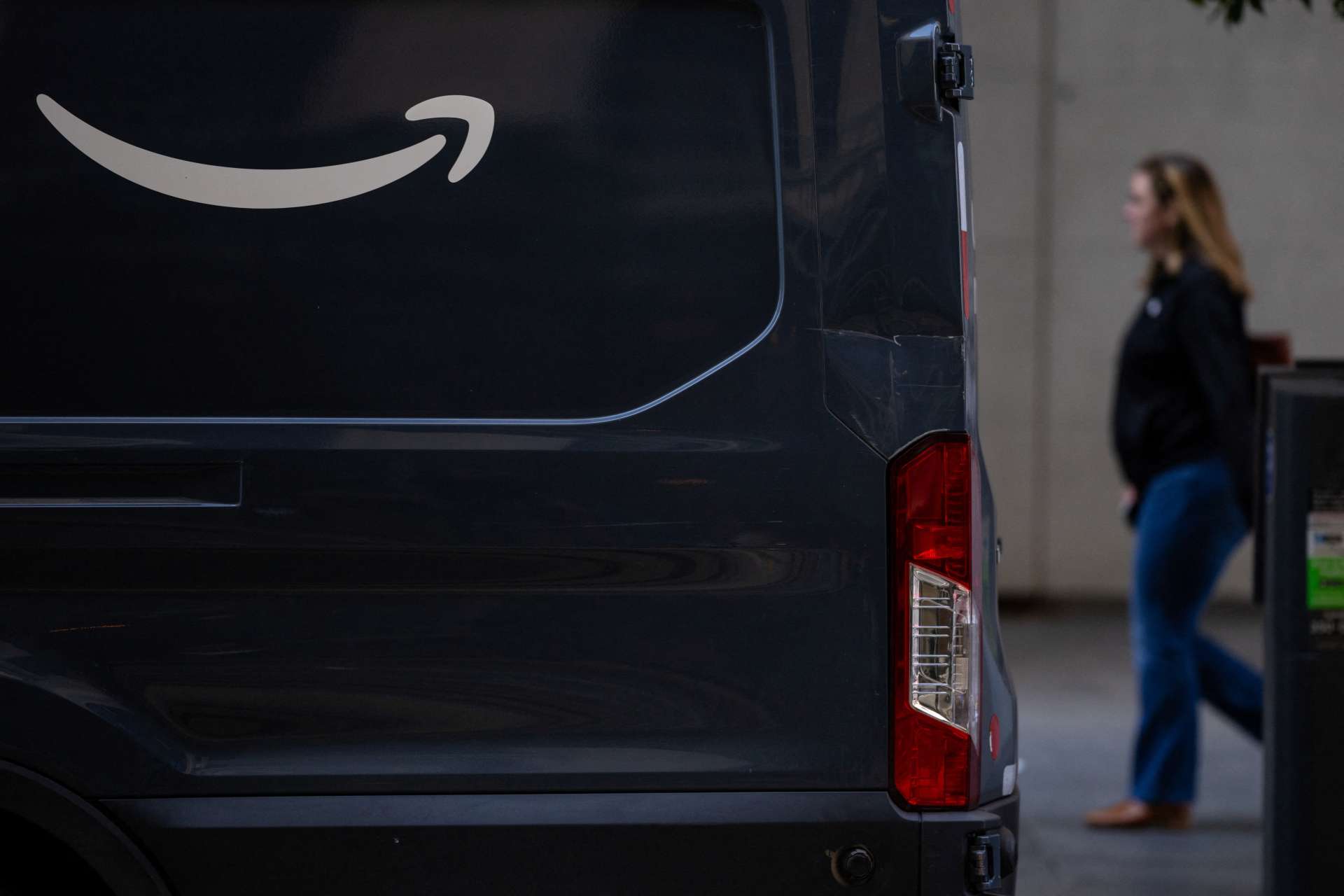 亞馬遜開放物流服務衝擊運輸股　UPS、FedEx雙雙重挫約10%