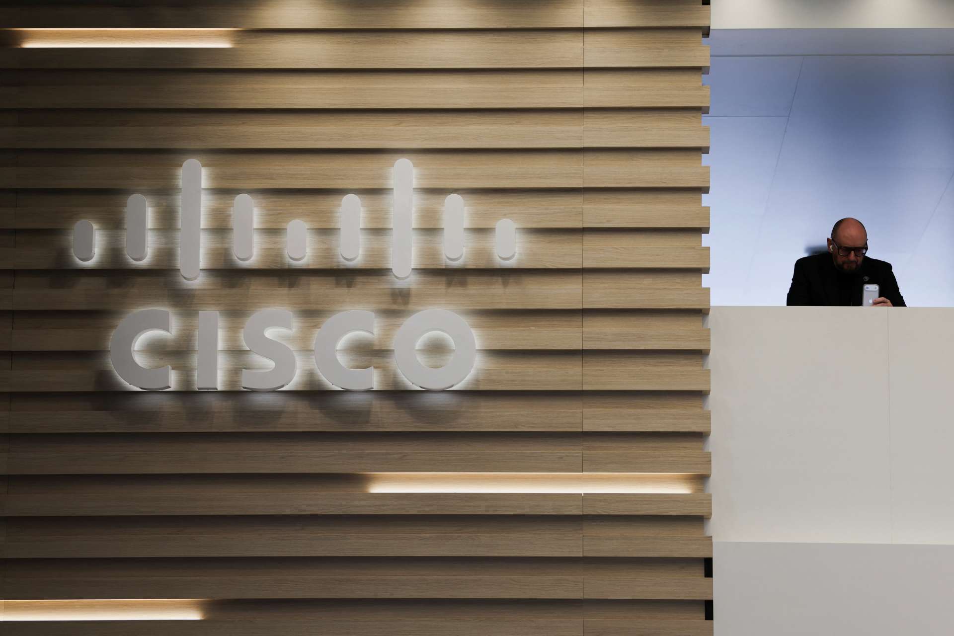 Cisco裁員近4,000人　AI網路設備需求爆發、全年財測同步上修