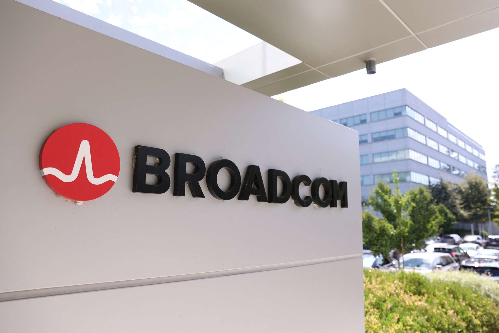 Google TPU大擴產 華爾街估博通Broadcom可望吃下最高200億美元商機