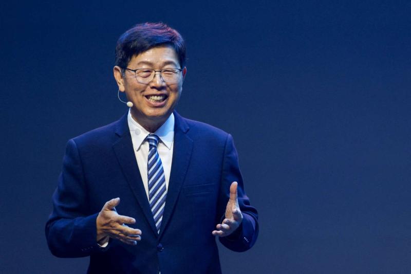 鴻海董事長劉揚偉：CSP資本支出上看1兆美元 下半年展望非常好