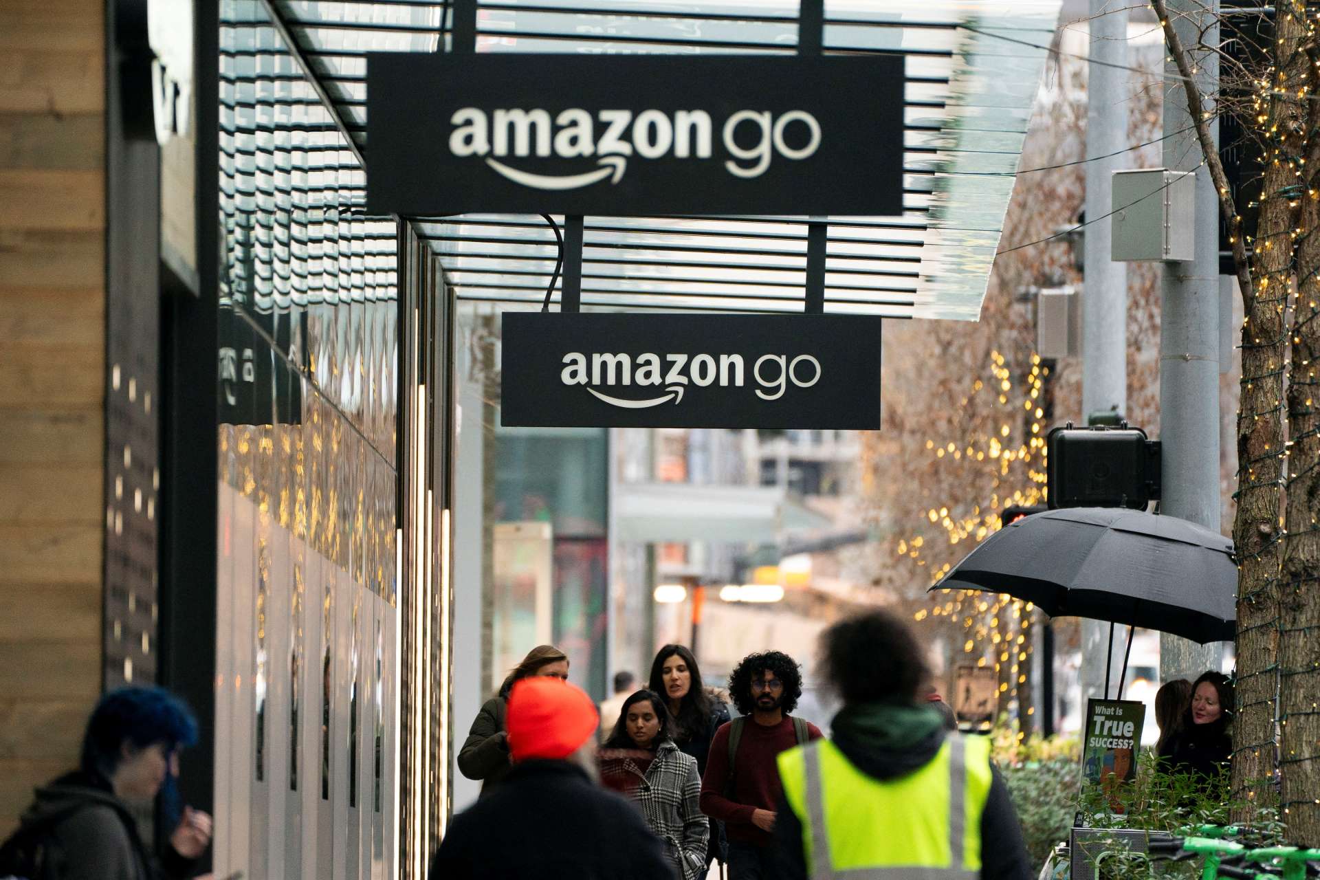 Amazon、Flipkart與Walmart全面擁抱AI：營運效率大幅提升，企業治理與人才培育決定長期勝負