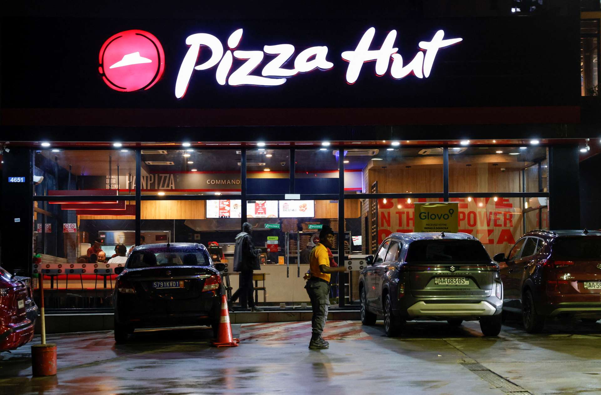Pizza Hut為何被賣掉？Yum Brands 27億美元出售披薩事業　外送與GLP-1產業衝擊浮現