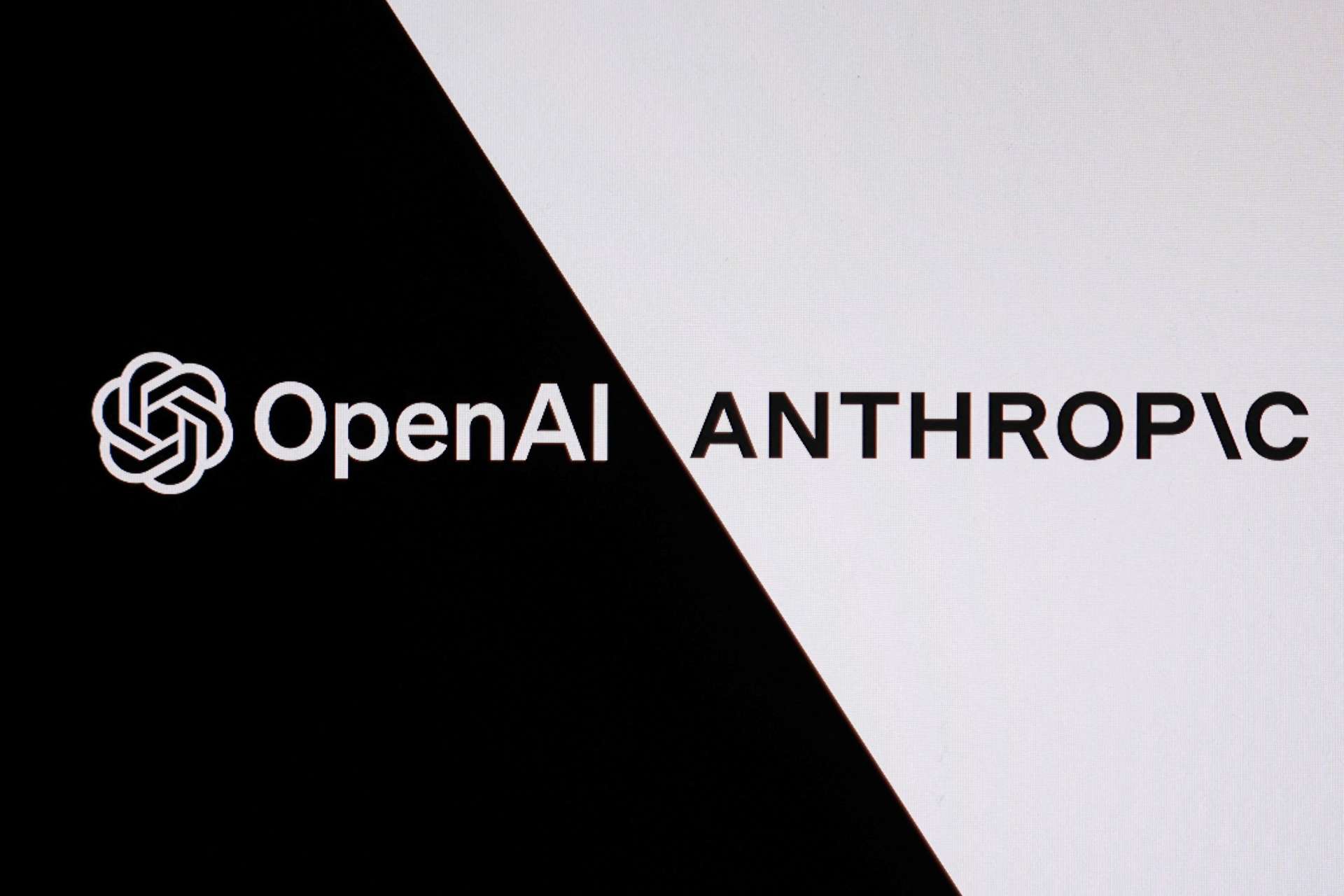 Anthropic企業市場優勢擴大　挑戰OpenAI領先地位