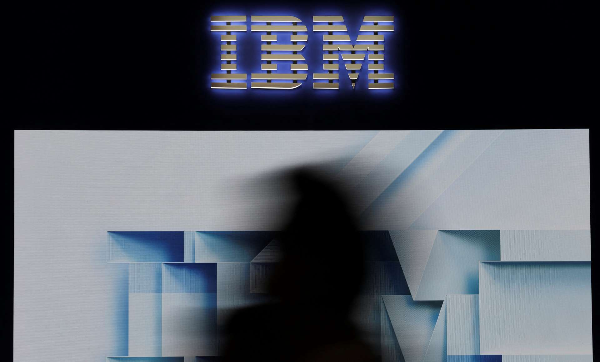 IBM發表全球首款亞1奈米晶片技術　效能提升50%、能效提高70%，量產仍待驗證