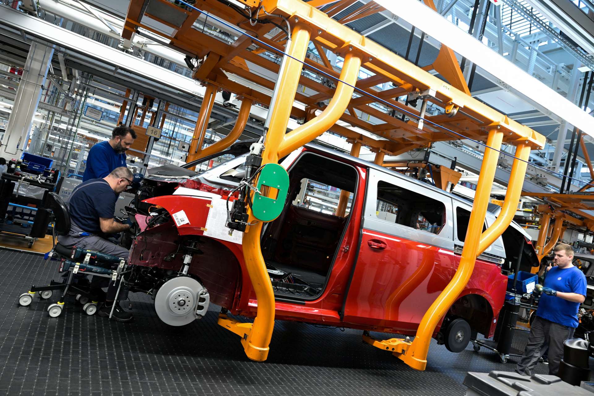 福斯Volkswagen(VOWG-DE)關閉德國4座工廠為何這麼難？《福斯法》賦予工會與政府否決權成最大阻力