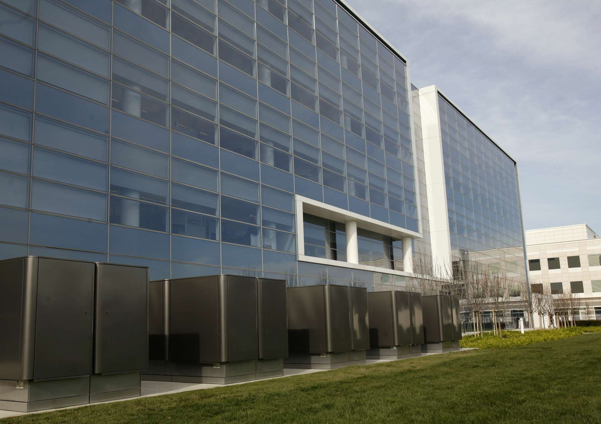 Bloom Energy盤前漲近8% Brookfield將AI電力專案融資擴大至250億美元