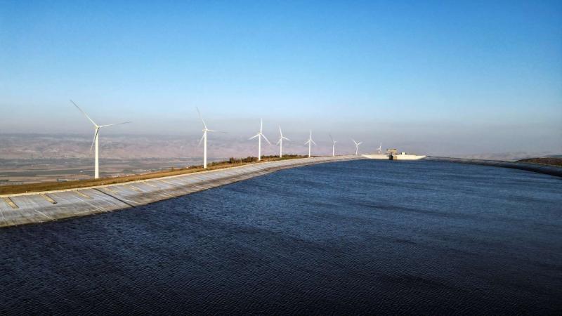沉睡30年的「水電池」醒了——AI吃電時代，美國押注百年老技術