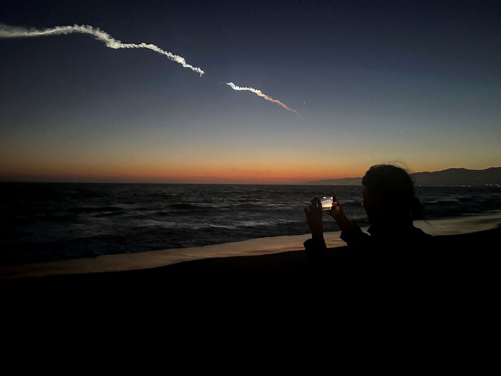 SpaceX半年汰除260顆Starlink衛星，主動退役降低太空垃圾風險