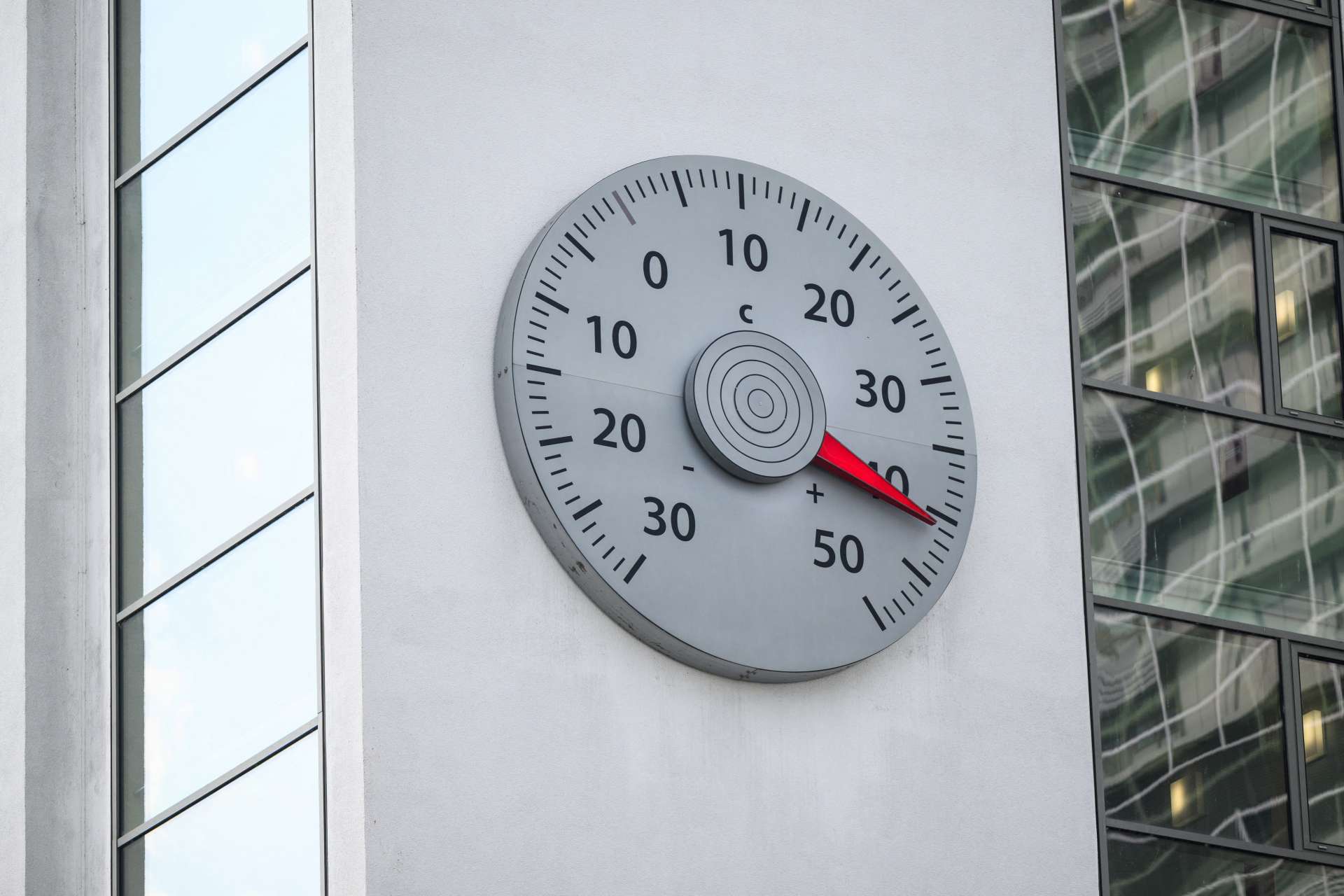 歐洲熱浪衝擊供應鏈與通膨，空調、避險需求同步升溫