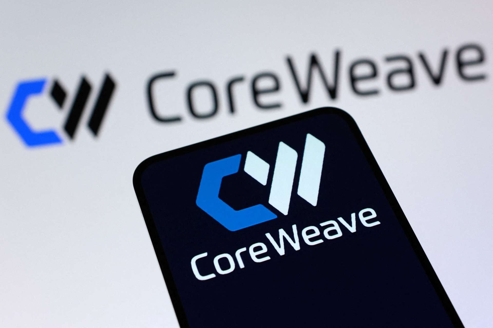 AI基建需求續強 CoreWeave飆逾20%、Super Micro漲逾16%