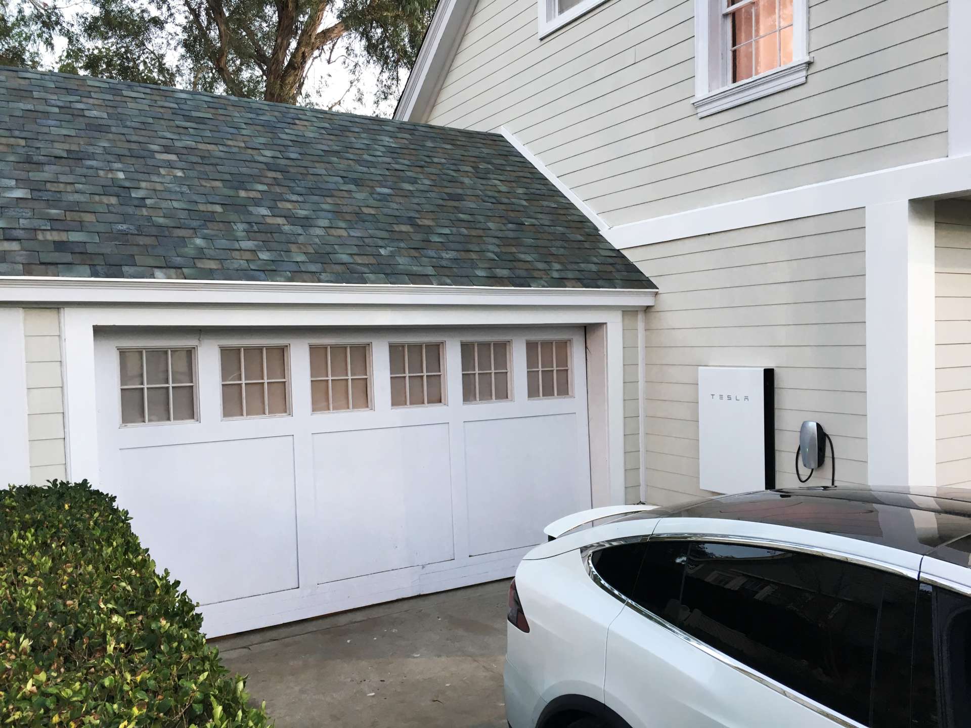 Tesla太陽能屋頂走入歷史！推出近10年銷售喊卡，策略轉回傳統太陽能板