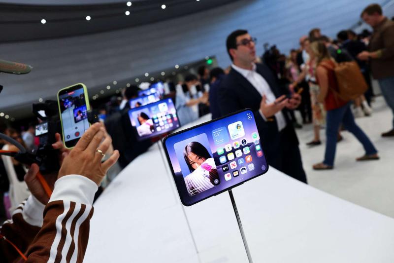 蘋果首款摺疊iPhone登場，配件市場迎來轉軸、防摔新需求