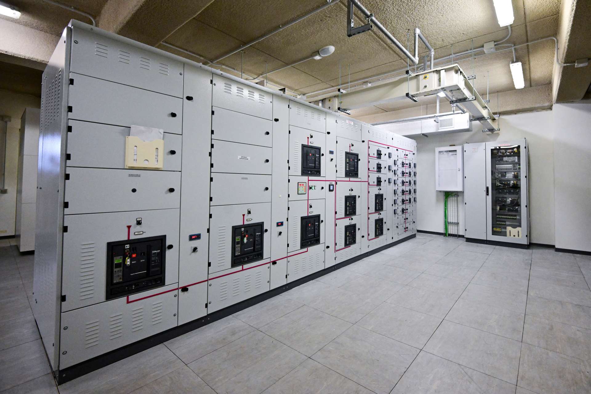【產業選股專題】±400V 與 800V HVDC 受惠股名單，為什麼多數人會把「沾到邊」當成「直接受惠」？