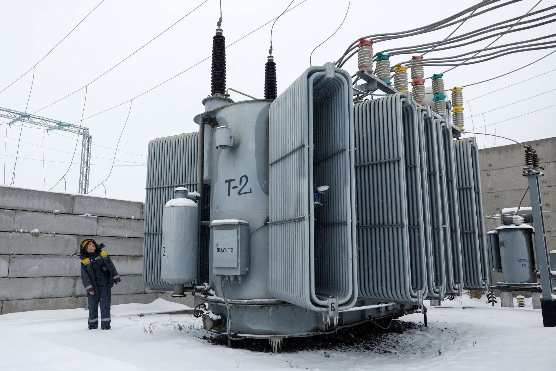 AI用電潮把需求推向電網，全球電力變壓器廠商大擴產
