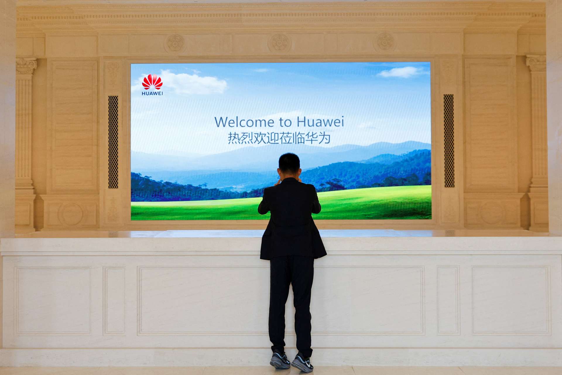 華為提出驚人預測！AI代理2035年上看9,000億個，九成AI流量恐由它們主導