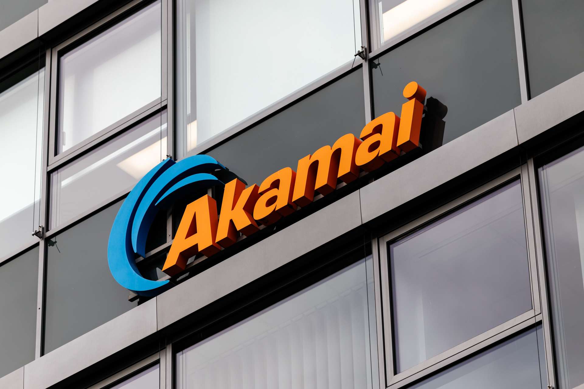 Akamai百億美元合約帶動備料　Jabil、聯想供應鏈浮上檯面