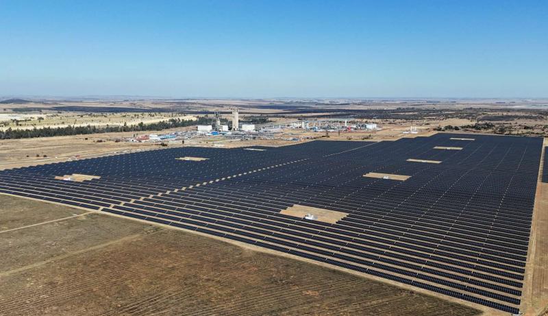 越南AI資料中心擴張面臨電力瓶頸，2030年恐缺電610億度，天合光能搶攻太陽能與儲能商機