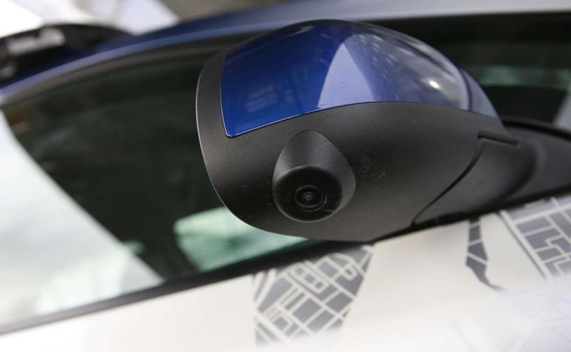 AI資料中心排擠車用電子供應 Gentex記憶體、PCB成本上漲下修毛利率財測