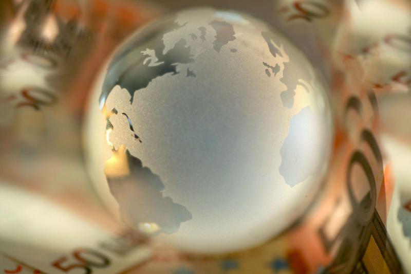 亞洲市場｜美元被高估？貿易政策下的貨幣新挑戰！