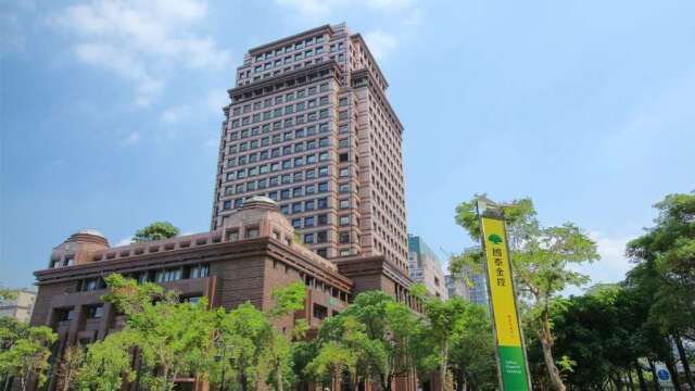 〈國泰金法說〉AI帶動企金放款強勁 國泰世華銀全年NIM展望樂觀上調