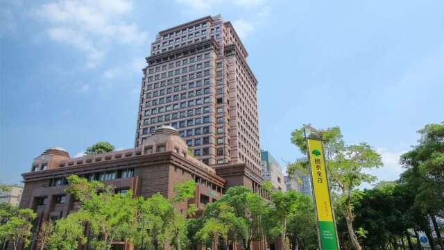 〈國泰金法說〉AI帶動企金放款強勁 國泰世華銀全年NIM展望樂觀上調