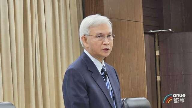 〈央行理監事會〉利率連10凍、對房市鬆綁 楊金龍不跟進美國升息：走自己的路