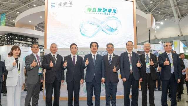 〈智慧能源週〉AI吃電怪獸！台電估10年內用電衝1100億度 經部推次世代鈣鈦礦與多元創能