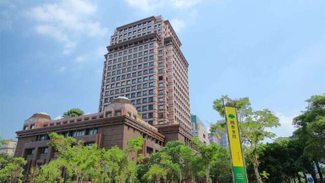 〈國泰金經濟調查〉10月景氣展望、薪資預期續升 台股樂觀指數同步刷新高