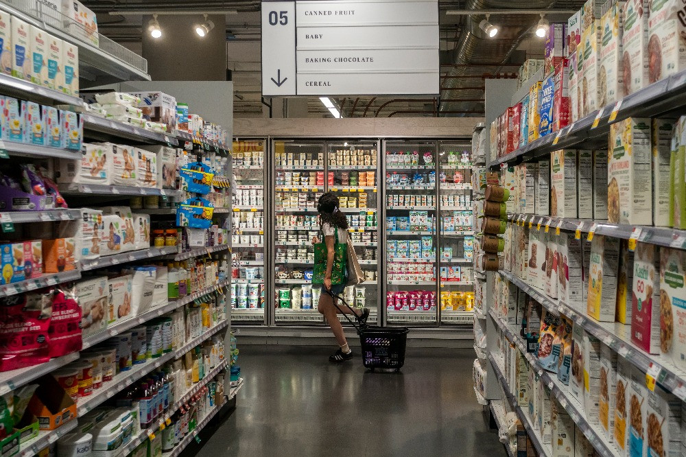 美國通膨壓力緩和,但經濟核心部分價格上升仍引發關注,聯準會的下一步走向待觀察