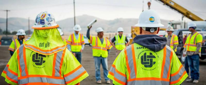 美國電力工程承包商Quanta Services 調高全年財測，受強勁電力需求帶動