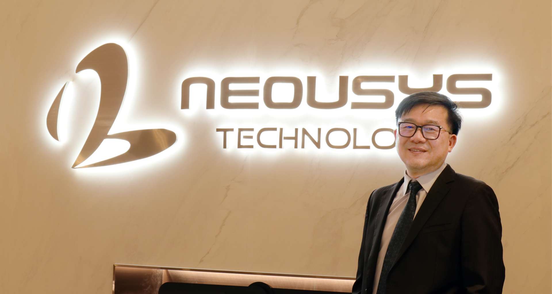 下一檔國防黑馬?宸曜(6922)8月營收再創高,國防專案與邊緣AI熱到燙手繼續推升成長動能