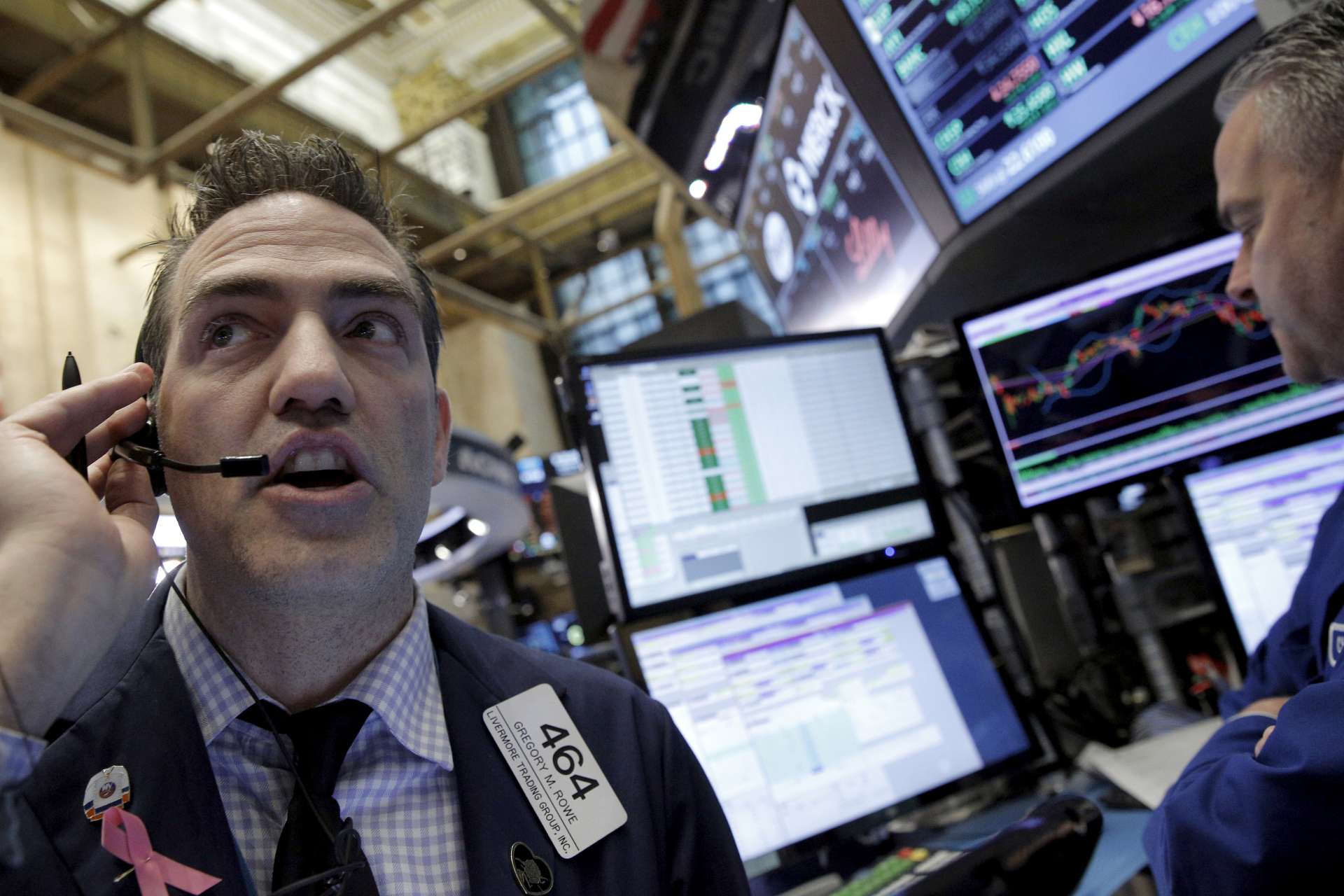 美股盤中訊息整理|道瓊下跌標普持平那指創高,投資人押注25至50基點降息,美股走勢偏震盪