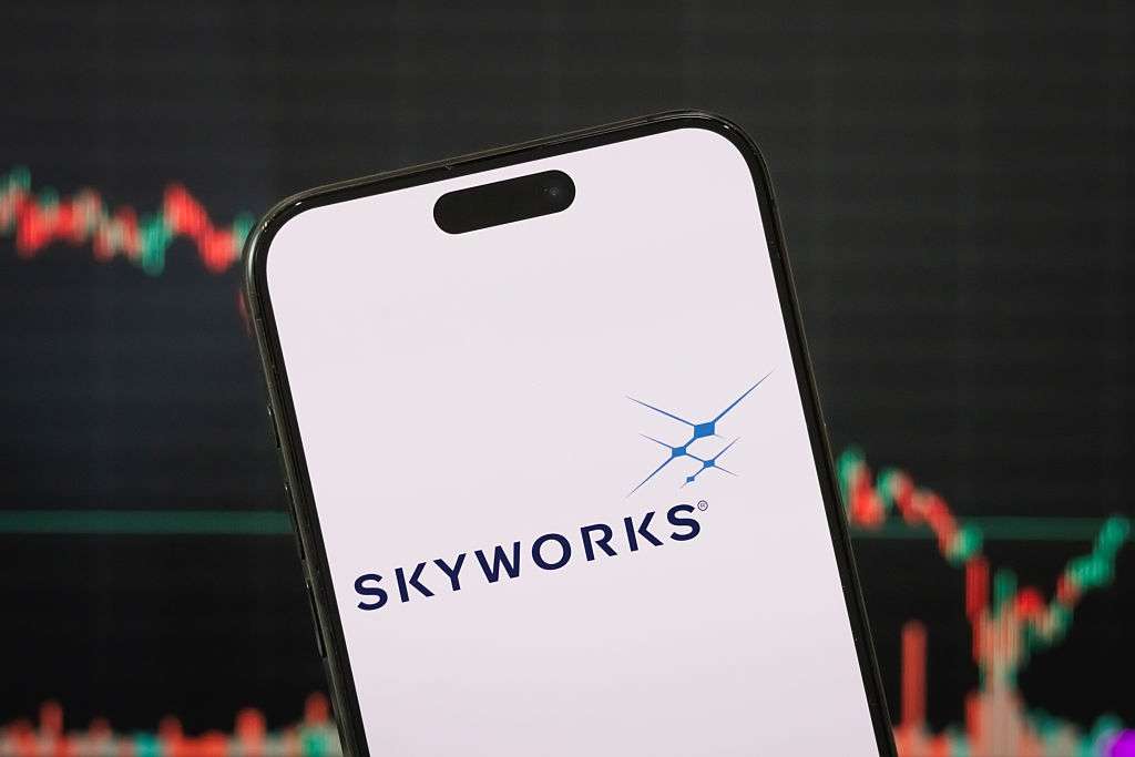 Skyworks(SWKS)今日大漲至83美元！蘋果陰霾猶在，但Wi-Fi 7、汽車與IoT五連增，市場看好產業回升動能