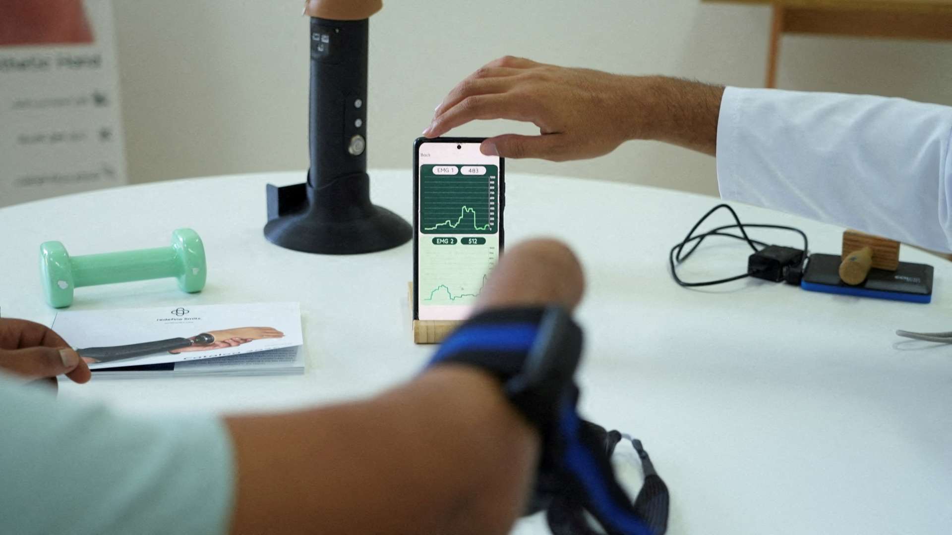 川普政府啟動醫療器材進口調查：市場恐慌下，誰是真受害供應鏈？誰又被錯殺？——投資人必懂的三件事