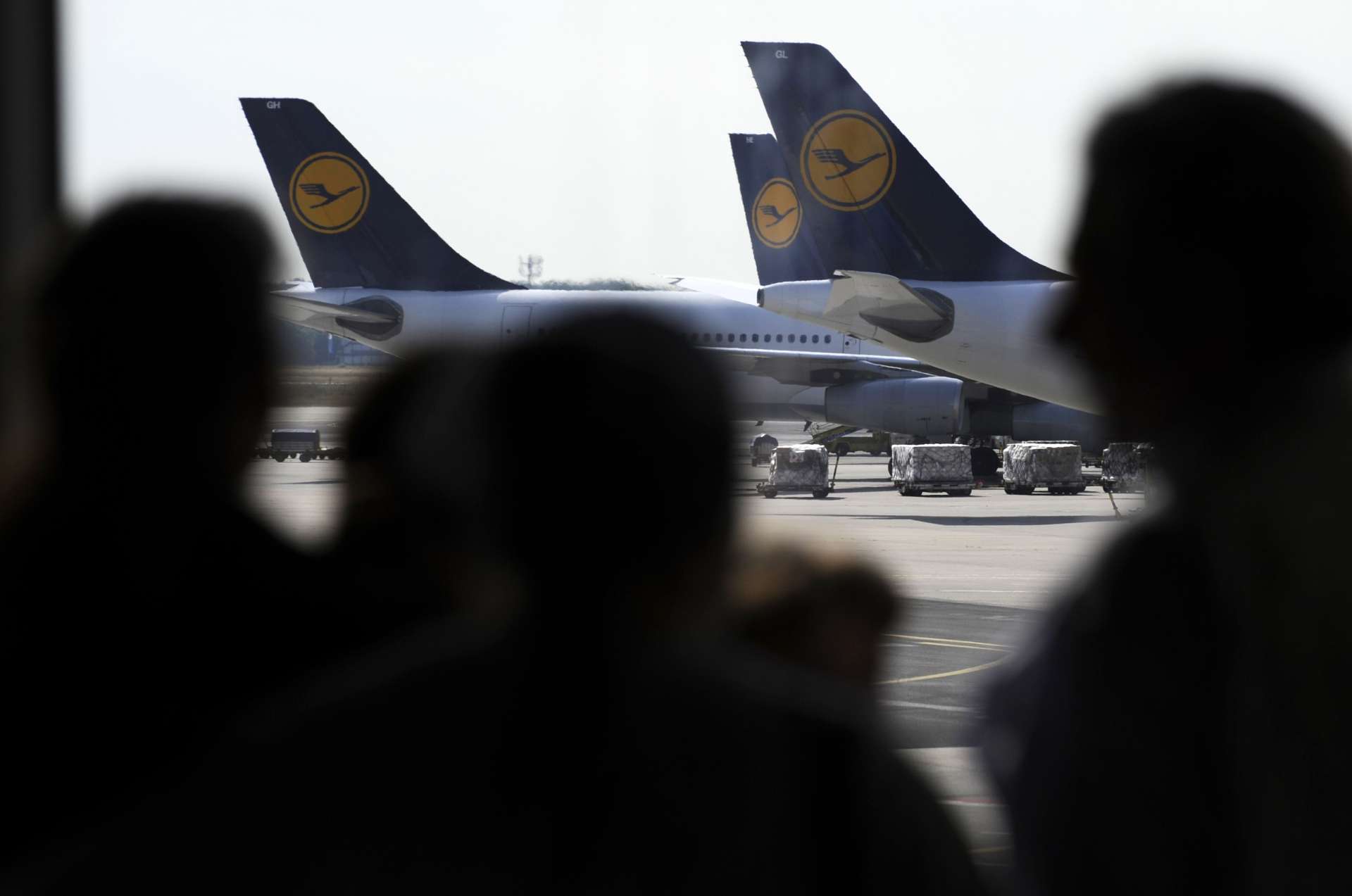 漢莎航空股價重挫逾4%　券商質疑中期目標過於「雄心勃勃」