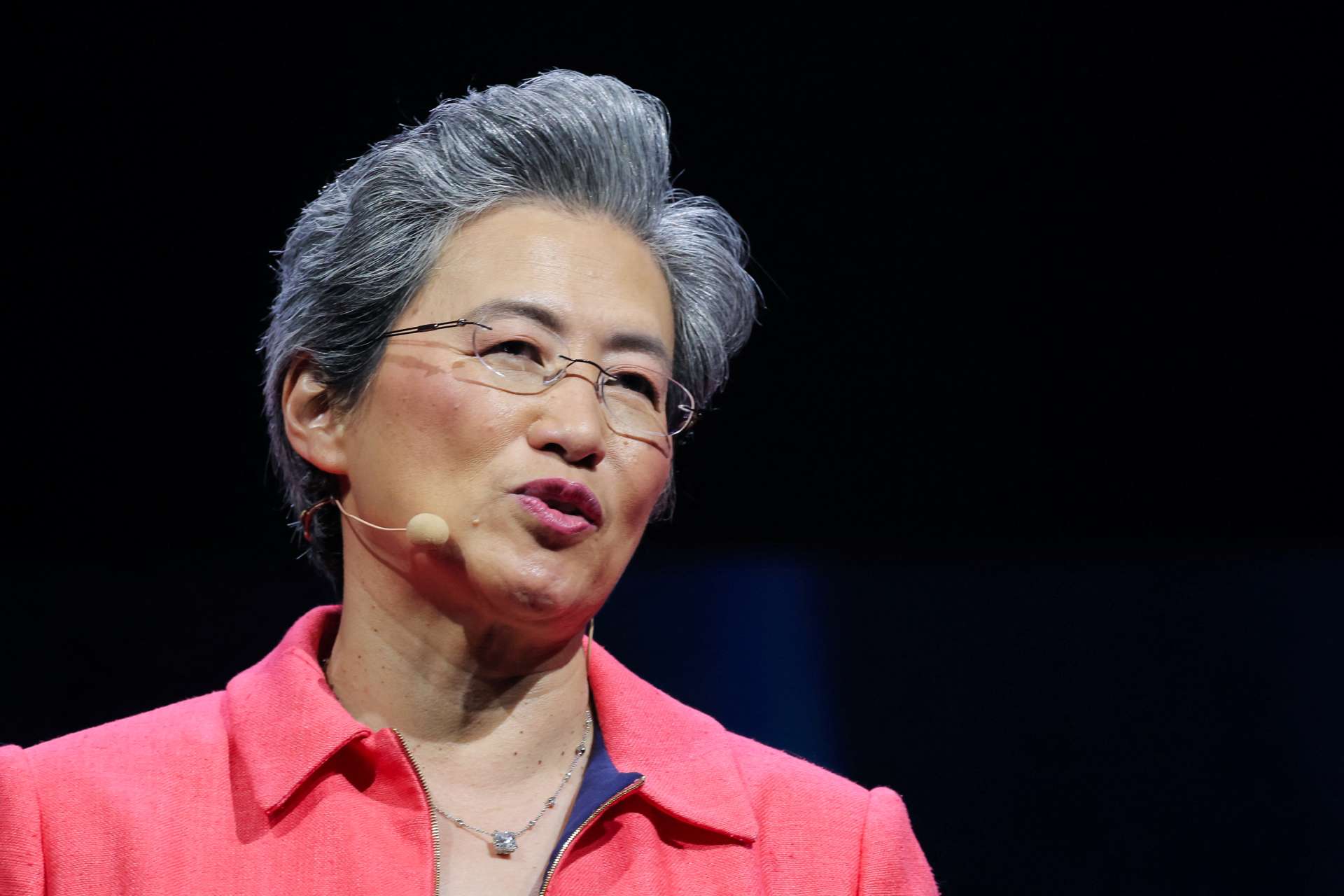 AMD股價狂飆創歷史新高！與OpenAI簽百億美元AI晶片長約　Jefferies喊上$300美元目標價