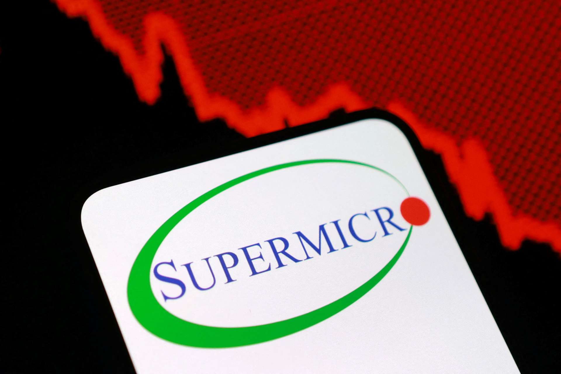 Super Micro下修2026會計年度第一季營收預測　AI伺服器訂單交付延遲