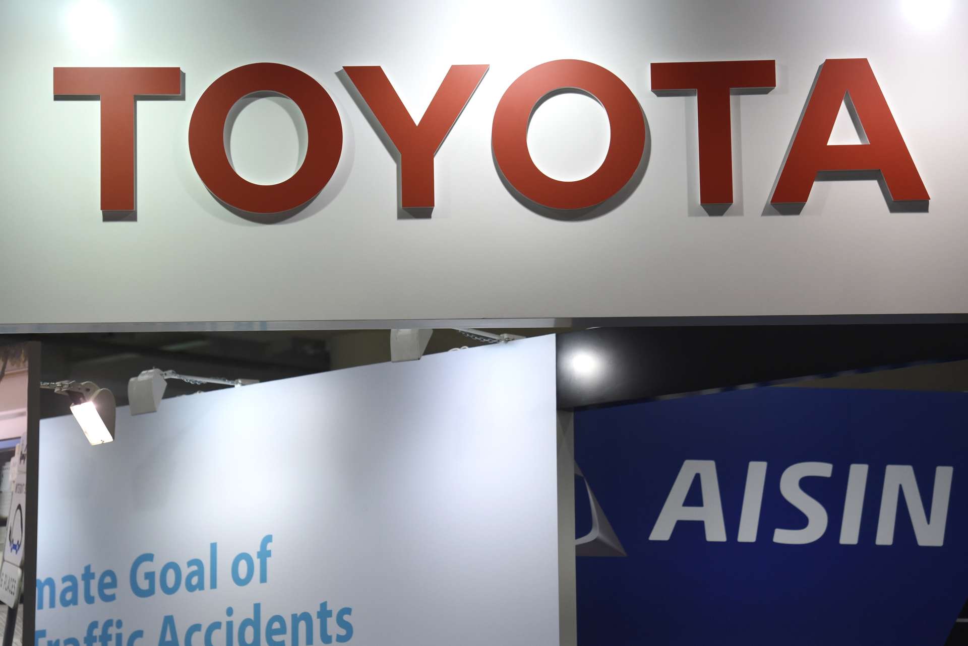 關稅壓力下的豐田汽車零組件供應鏈:Aisin與Toyota Boshoku兩樣情