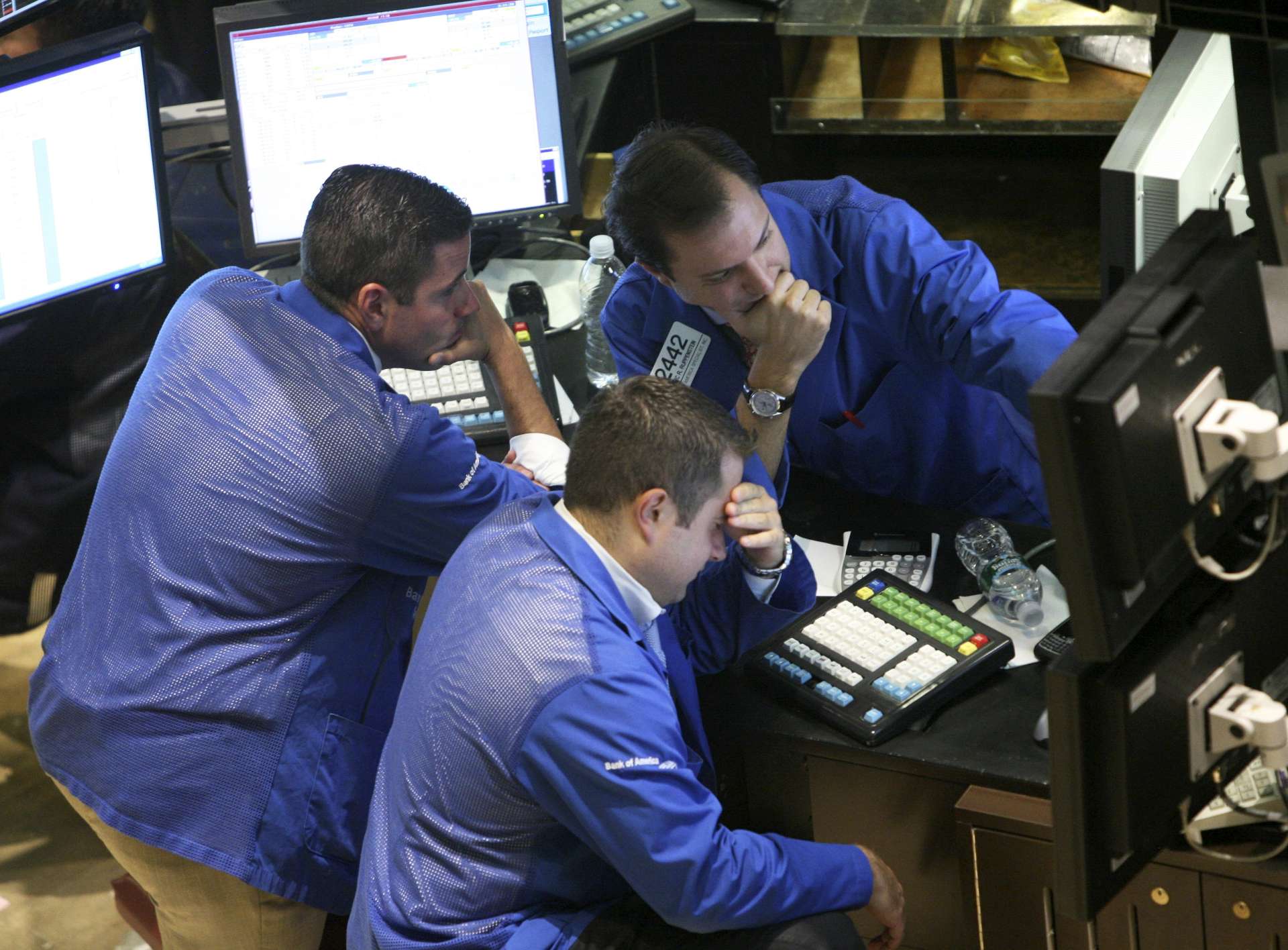 美股即將回檔？華爾街投銀警告估值過高、AI股獲利回吐壓力加劇