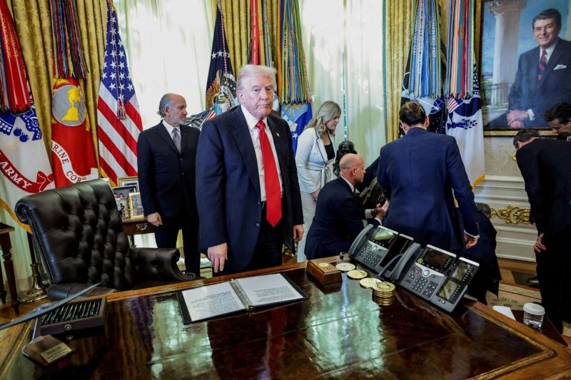 川普「藥價革命」開打：壓服兩大藥廠、藥廠高層現場昏倒插曲引爆全球焦點