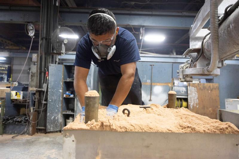 MIM 金屬粉末注射成形如何成為人形機器人降本關鍵？Figure AI、汽車粉末冶金推動複雜金屬零件量產化