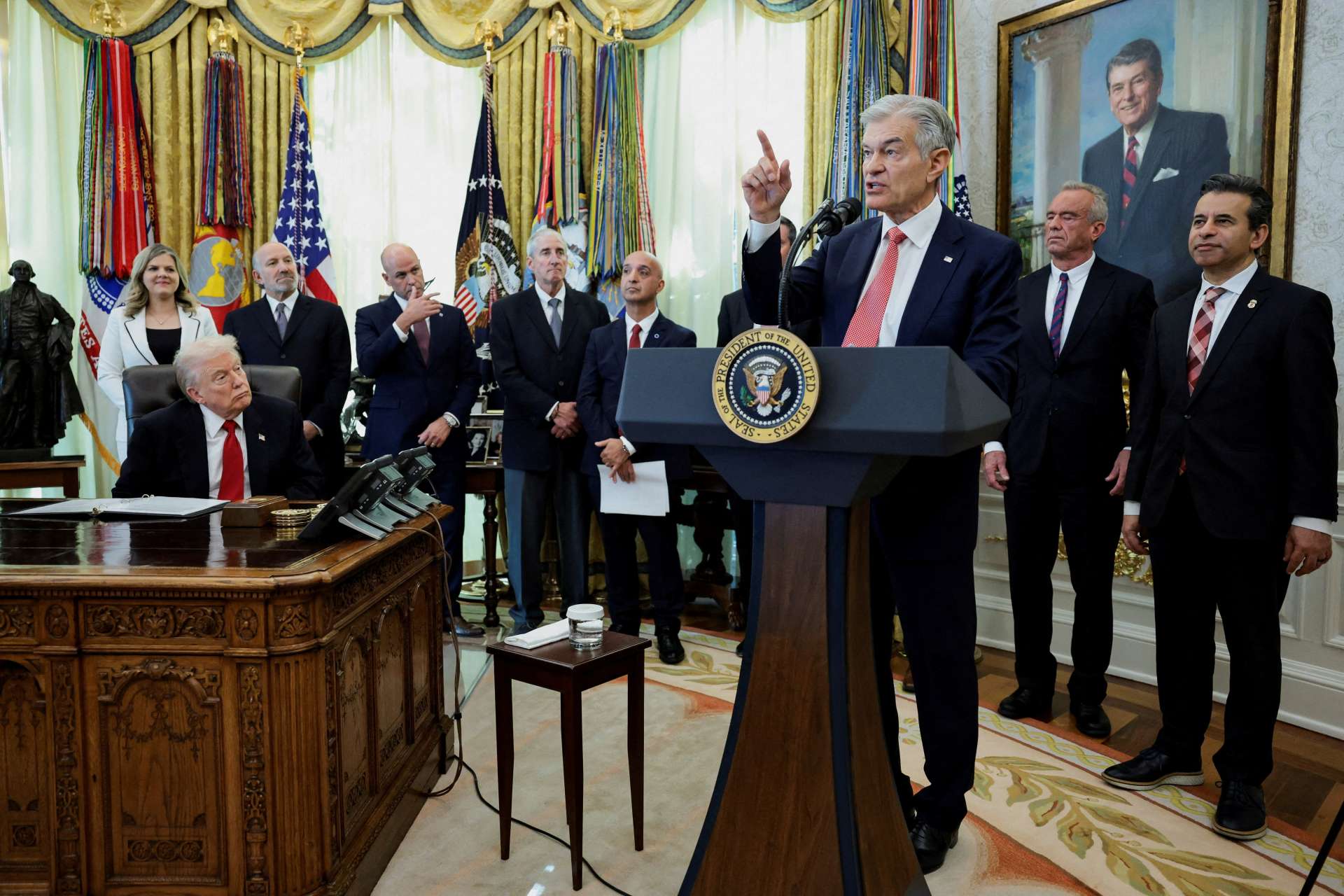 藥價改革加速衝擊全球製藥巨頭：藥價被砍38%至85%，為何市場認為影響有限？後續關注重點是什麼？