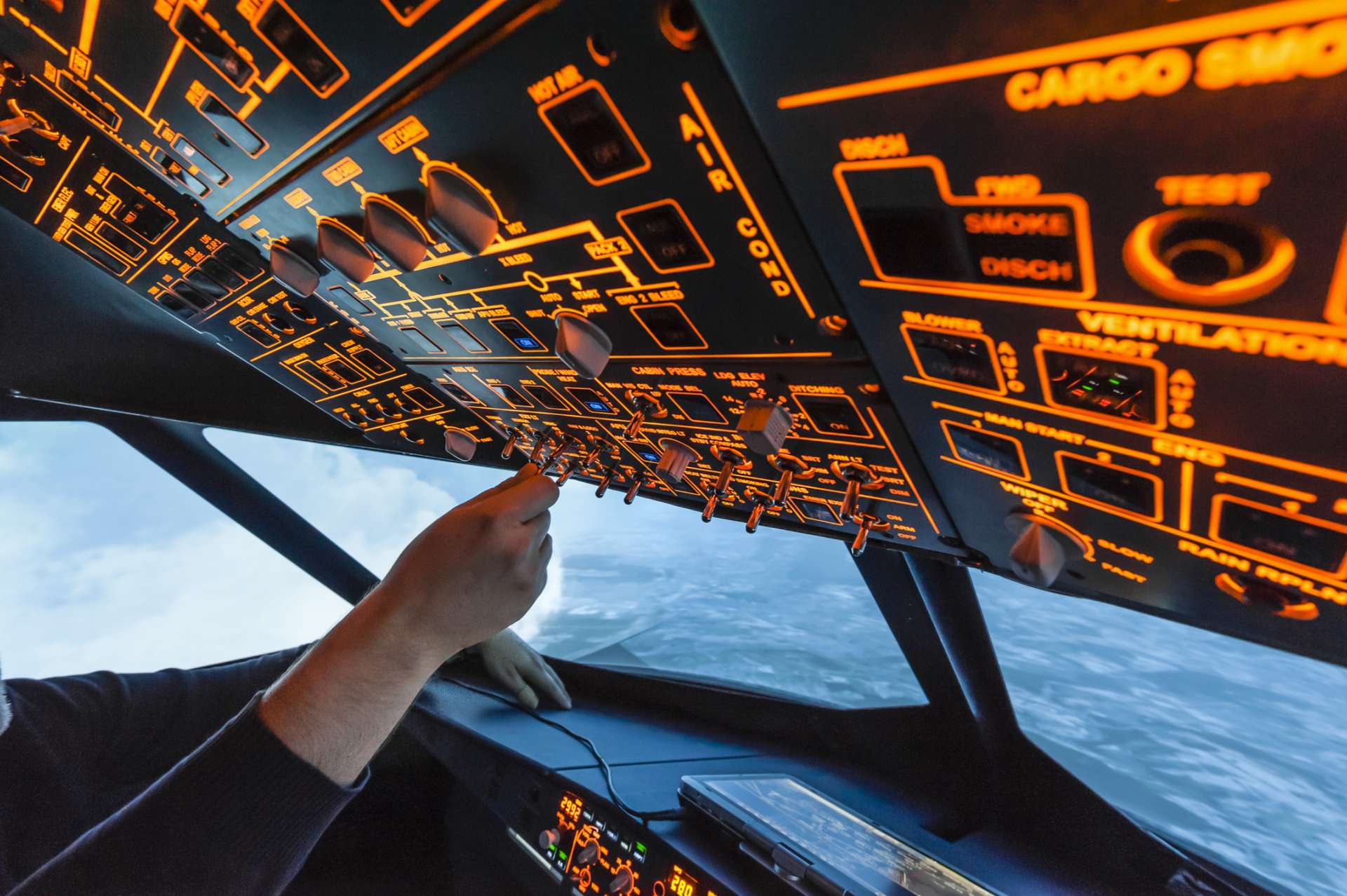 全球航空公司緊急修復空中巴士 A320 軟體問題　美國影響有限、台灣虎航 8 班延遲