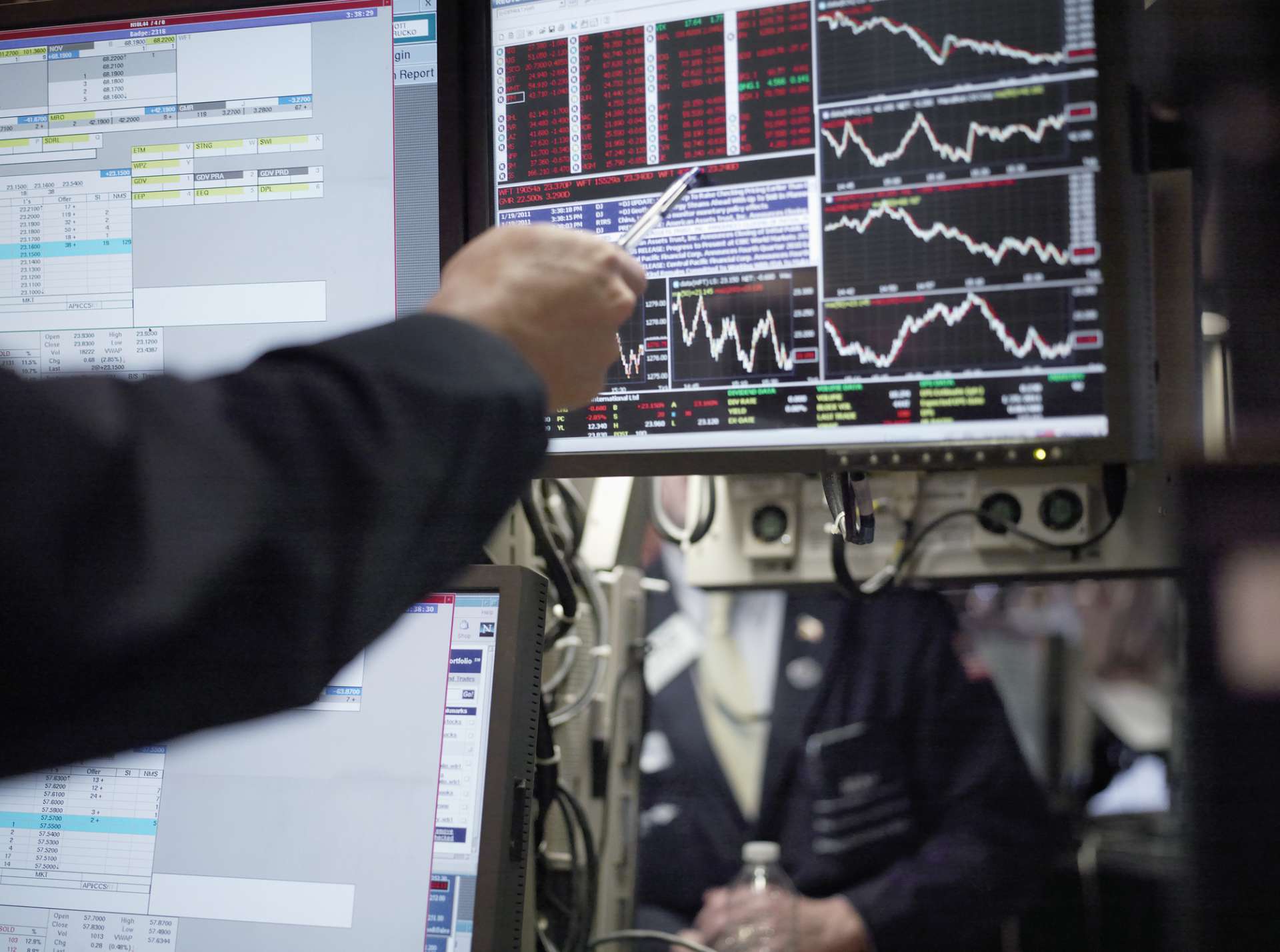 台股漲多拉回　中小型題材續強　企業焦點轉向台達電整併、貿聯KY併購、聯發科 AI 出貨展望