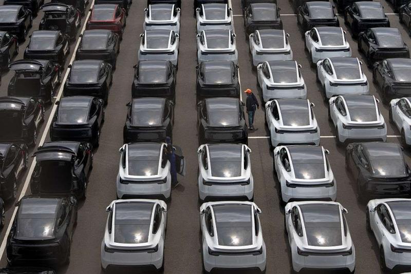 川普政府擬大幅鬆綁油耗標準　電動車政策全面退場