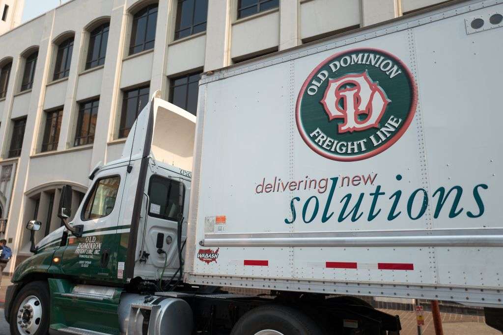 Old Dominion 11 月貨運量續疲，營收下滑 4.4%　經濟逆風與成本壓力雙重夾擊