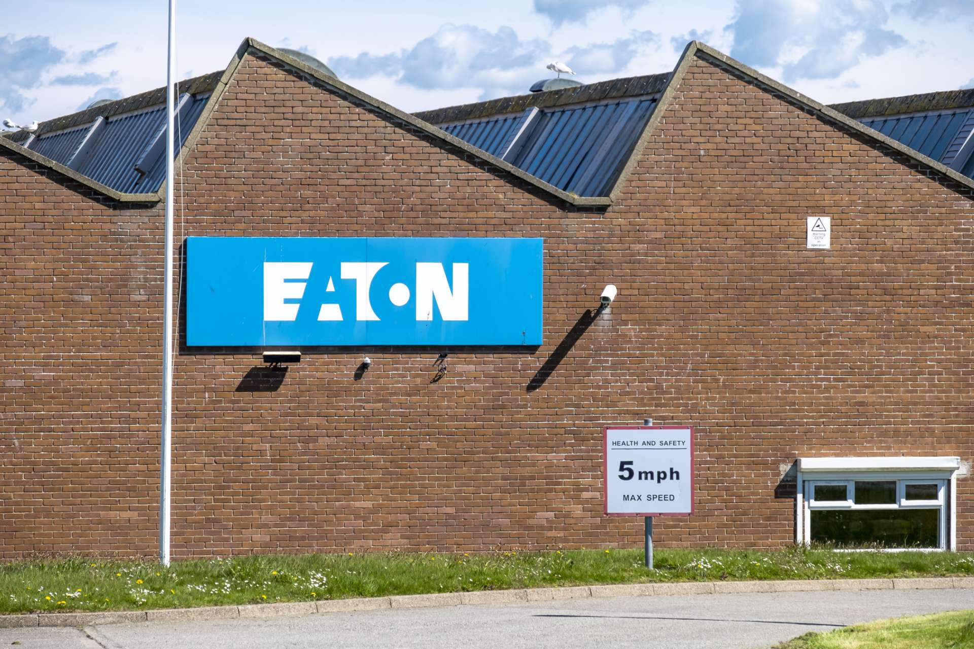 快訊：Eaton 投資逾 5,000 萬美元設立維吉尼亞新廠，推動電網到晶片的 AI 資料中心方案