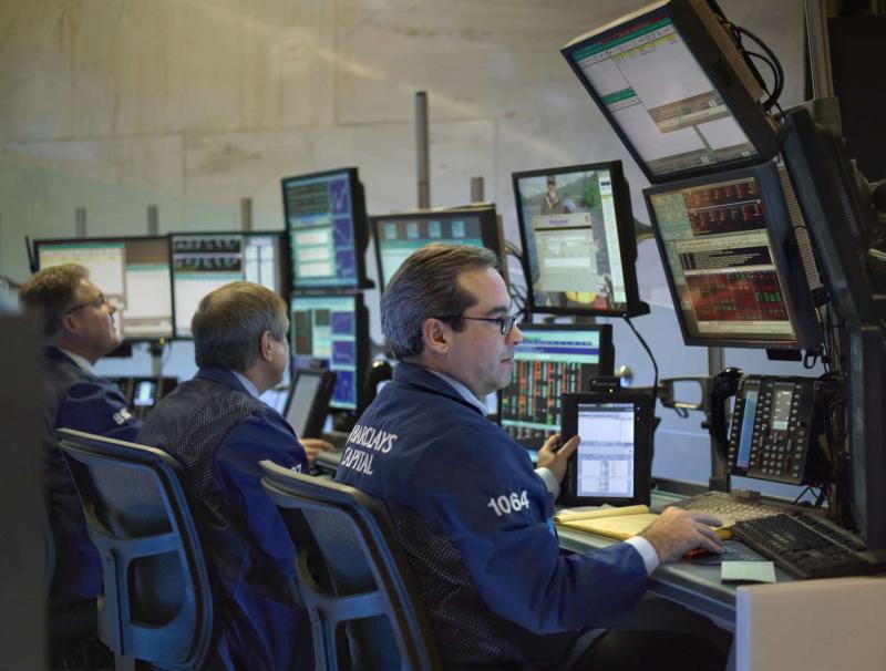 聯準會立場趨鴿，道瓊與S&P 500收盤創新高；甲骨文財報拖累那斯達克下跌